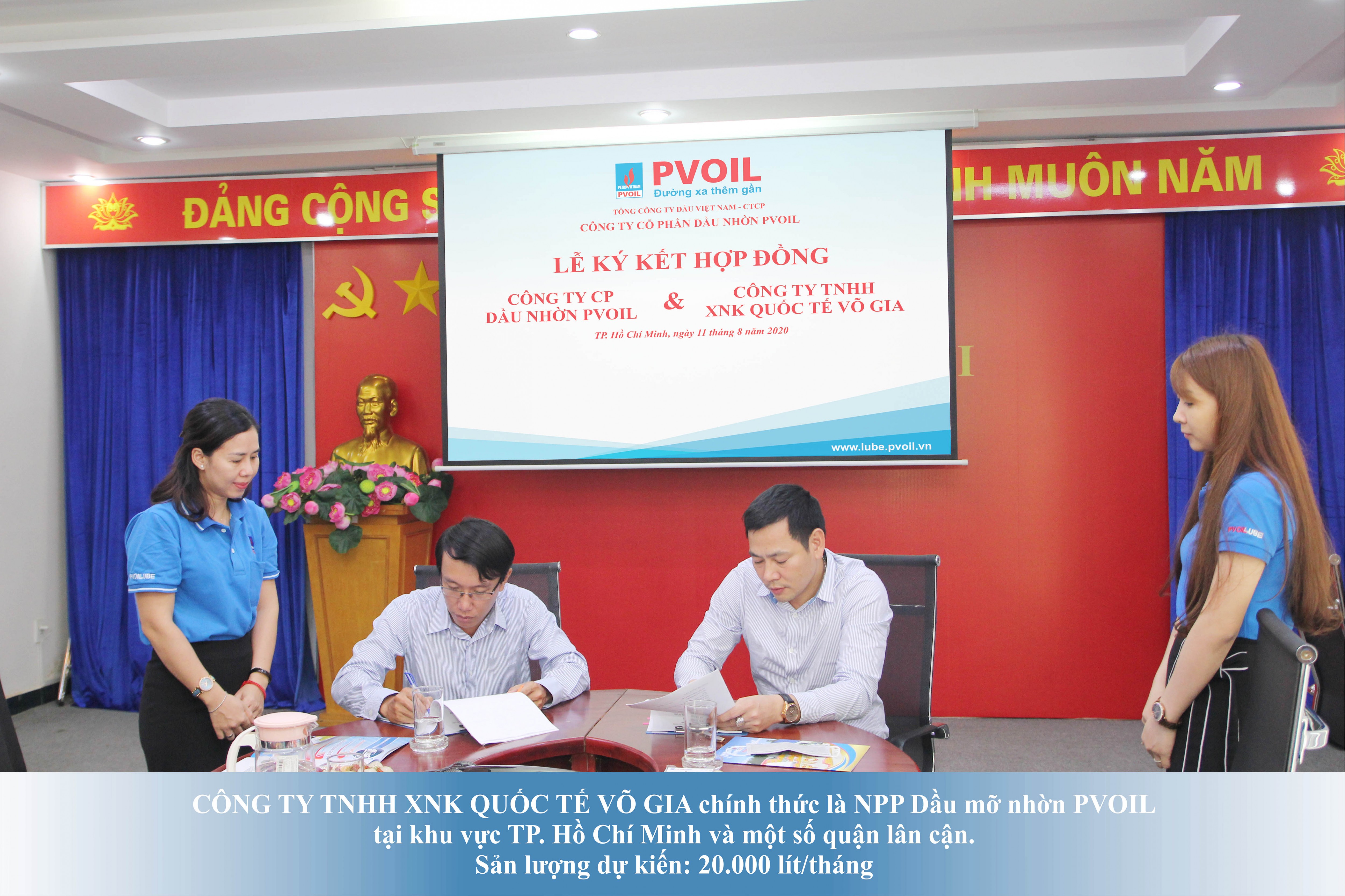 Lễ kí kết hợp đồng giữa Công ty Cổ phần Dầu nhờn PVOIL và Công ty TNHH XNK Quốc Tế Võ Gia 